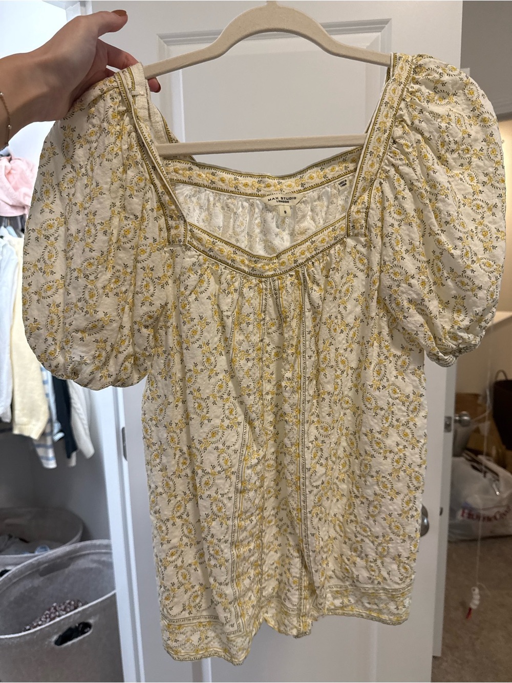 Light Yellow Floral Puff-Sleeve Women's Top